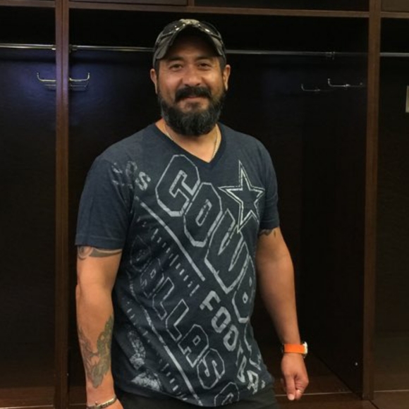 Meet your Posher, Juan - Picture 2 of 2